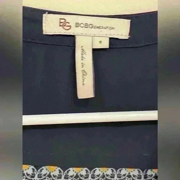 BCBGeneration Crepe & Chiffon Dress size 8 - Picture 3 of 8